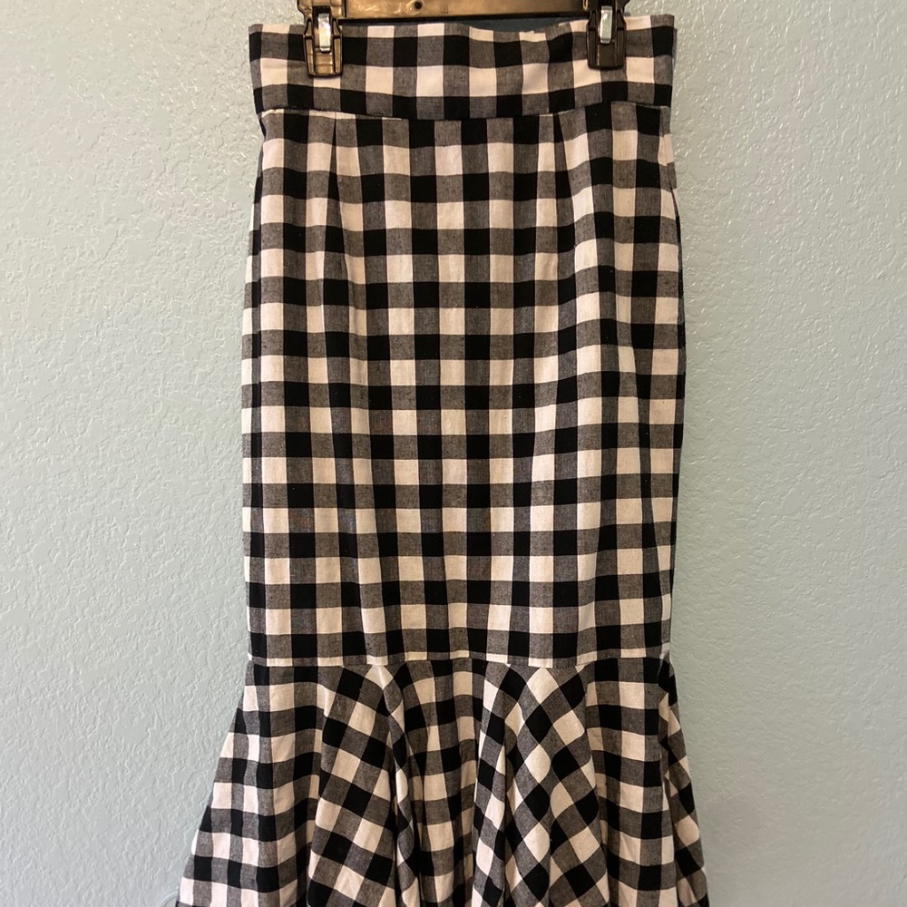 Women’s Black and White Checkered Skirt